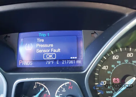 2013 Ford Focus Se z USA, uszkodzony, nr VIN 1FADP3F29DL186901